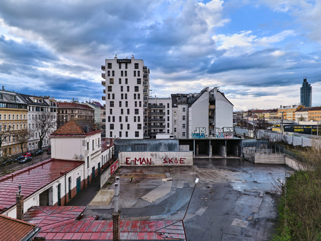 Der Mistplatz "Zwischenbrücken" ist seit 5 Jahren gesperrt. Nun sollen hier Wohnungen gebaut werden.