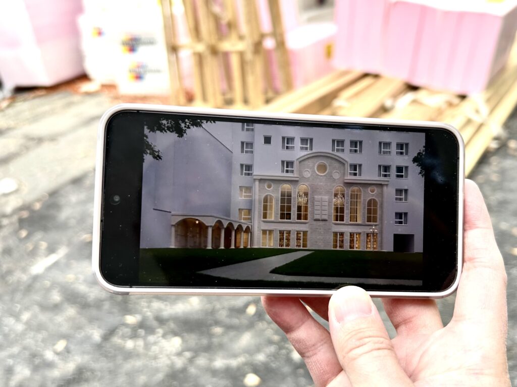 Entwurf zu einer neuen Synagoge in der Leopoldstadt auf einem Handy-Foto.
