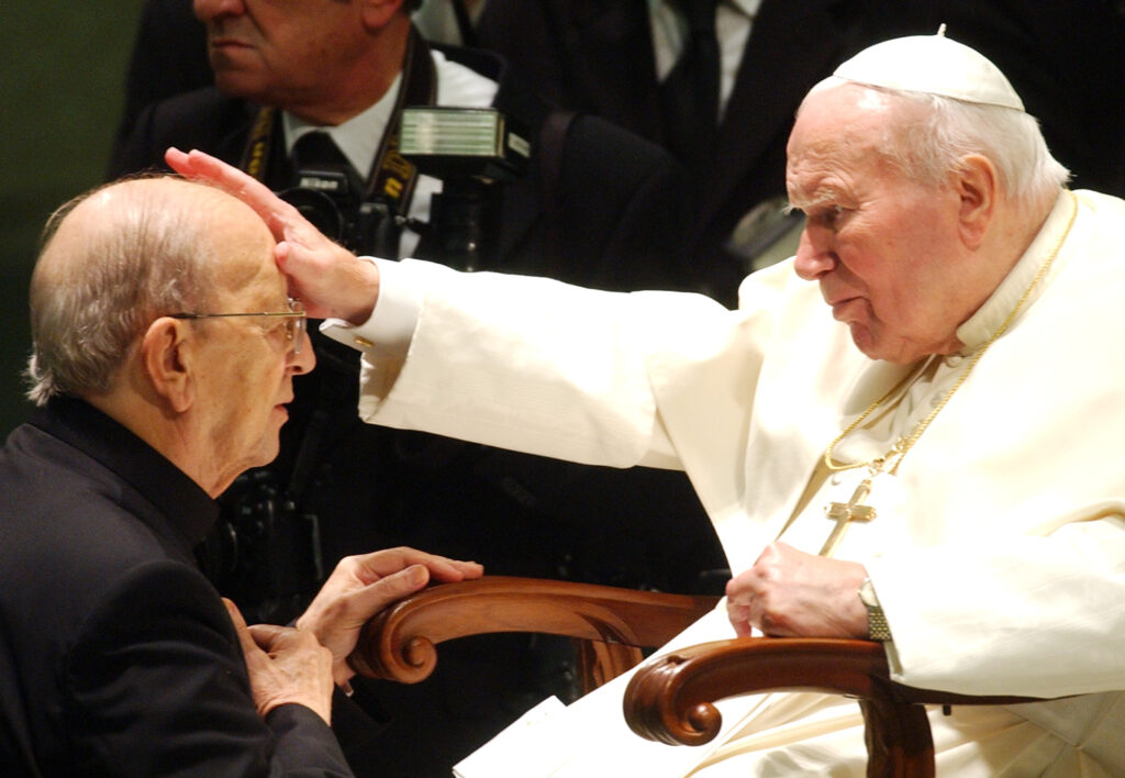 Papst Johannes Paul II mit dem Gründer des Ordens "Legionäre Christi", Marcial Maciel