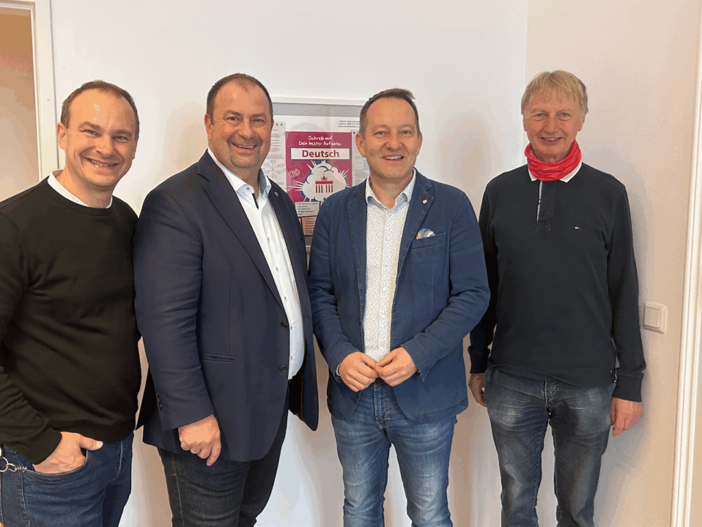 Bezirksvorsteher Alexander Nikolai und die Schülerhilfe Leopoldstadt