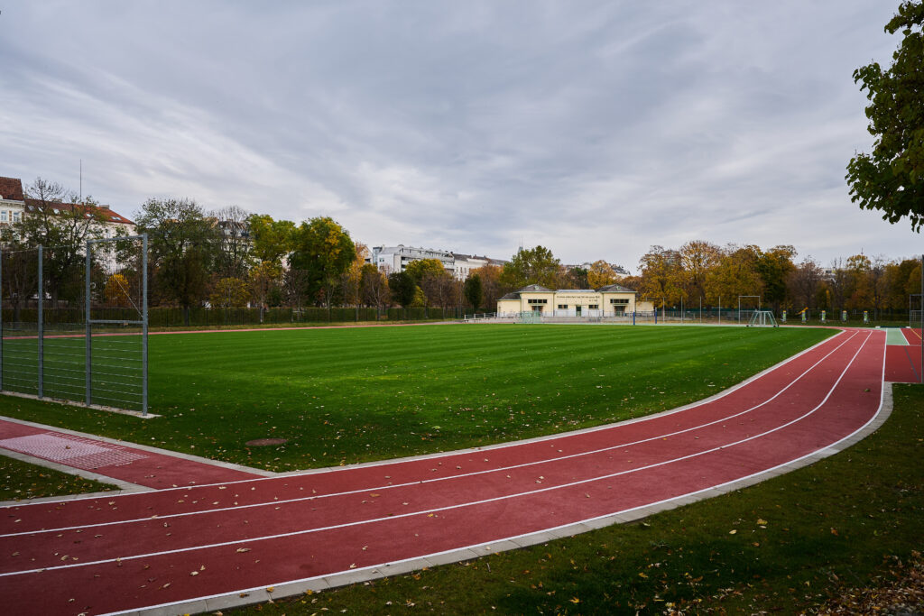 Die Jahnwiese, auch "Dianawiese" genannt im Augarten. 