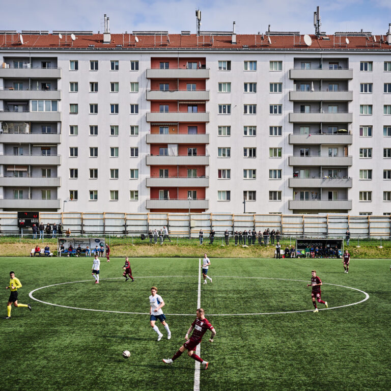 Die Gruam, der Sportplatz des WAF im Schatten der Gemeindebauten.