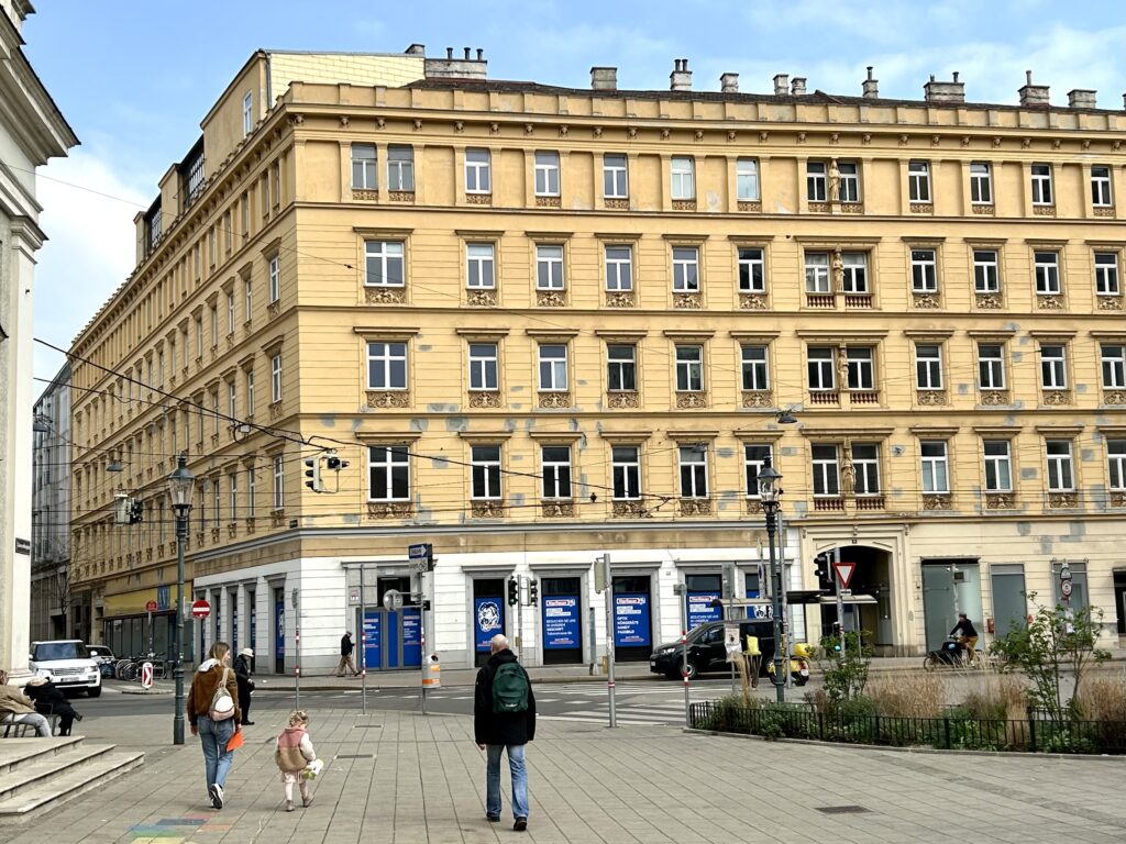 Das Hotel National von außen. 